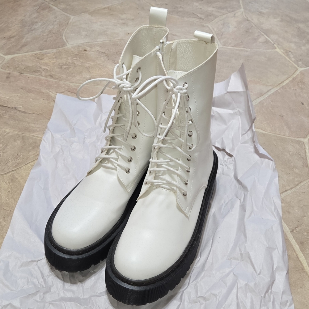 White Lace-Up Women's Boots